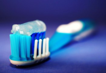 Diş Protezlerinin Temizliği Nasıl Olmalı?